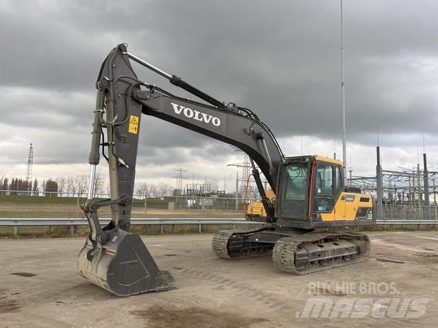 Volvo EC220DB 대형 굴삭기 29톤 이상