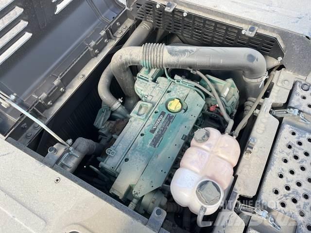 Volvo EC220DB 대형 굴삭기 29톤 이상