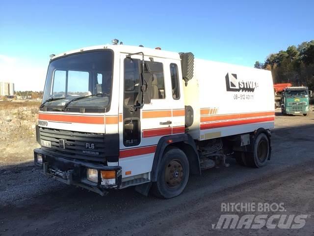 Volvo FL611 청소 트럭