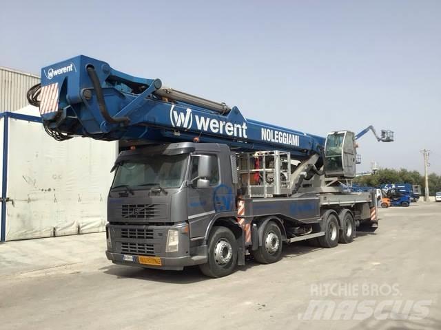 Volvo FM 트럭 탑재 고소작업대