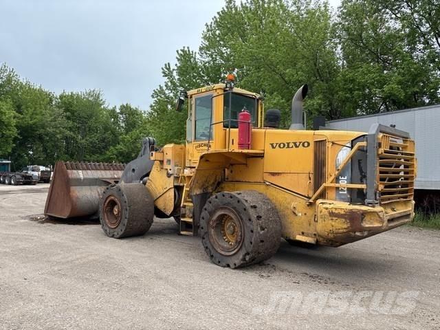 Volvo L220E  휠로우더