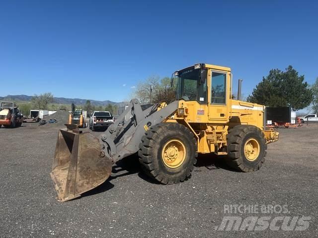 Volvo L70D  휠로우더