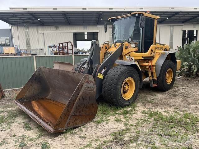 Volvo L90F  휠로우더