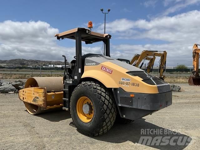 Volvo SD115 싱글 드럼 롤러