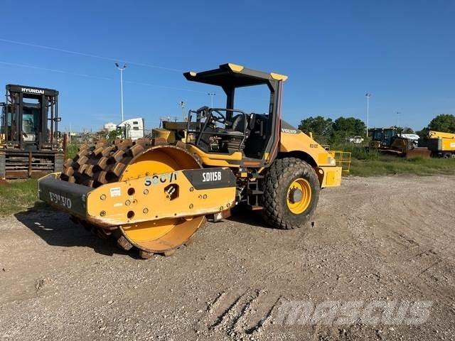 Volvo SD115B 싱글 드럼 롤러