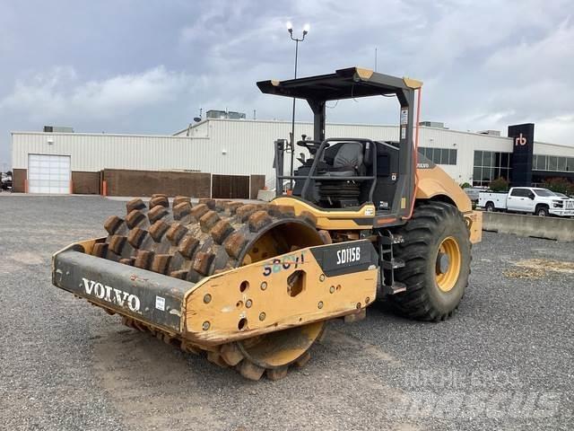 Volvo SD115B 싱글 드럼 롤러