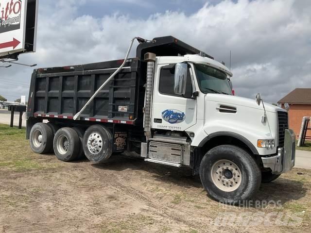 Volvo VHD 덤프 트럭