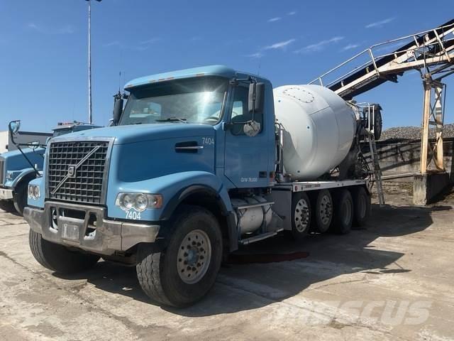 Volvo VHD104F 기타 트럭