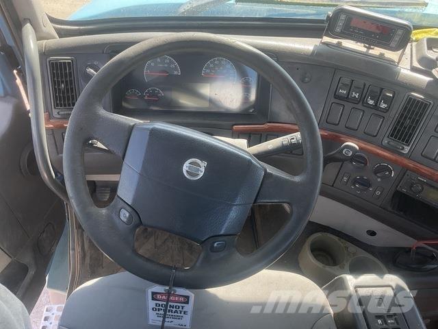 Volvo VHD104F 기타 트럭