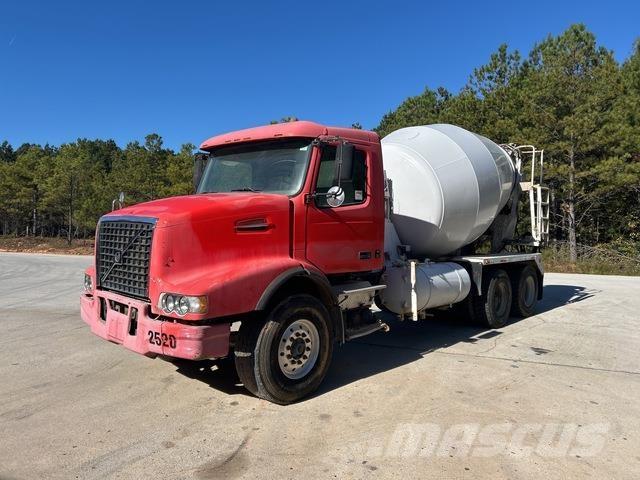 Volvo VHD64B 기타 트럭