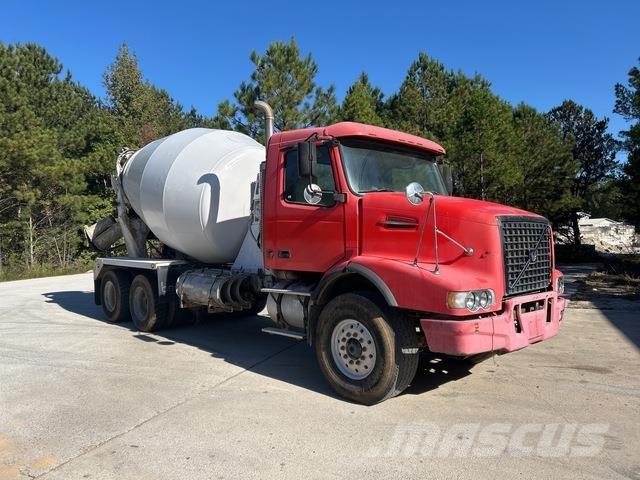 Volvo VHD64B 기타 트럭