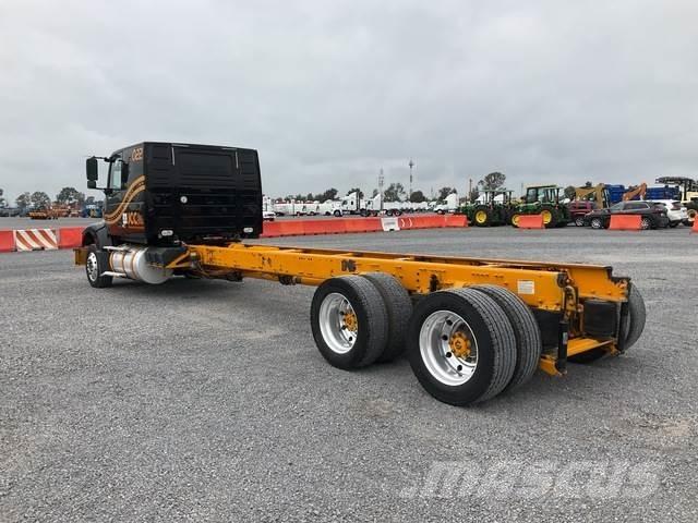 Volvo VHD64F 캐빈 및 인테리어