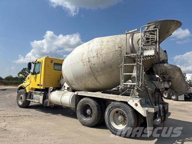 Volvo VHD64F 기타 트럭