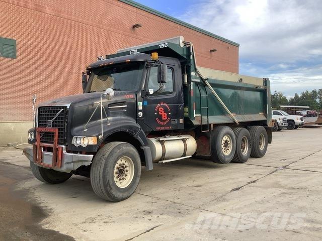 Volvo VHD84F 덤프 트럭