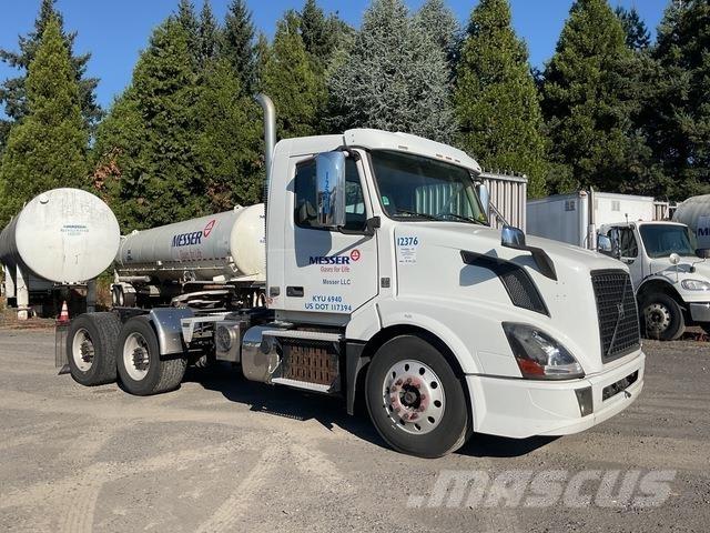 Volvo VNL 트랙터 유닛