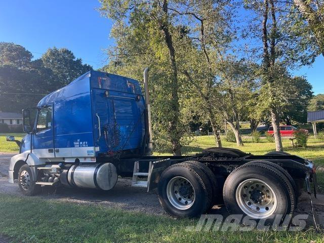 Volvo VNL 트랙터 유닛