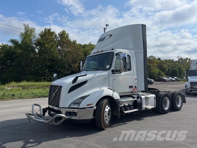 Volvo VNL 300 트랙터 유닛