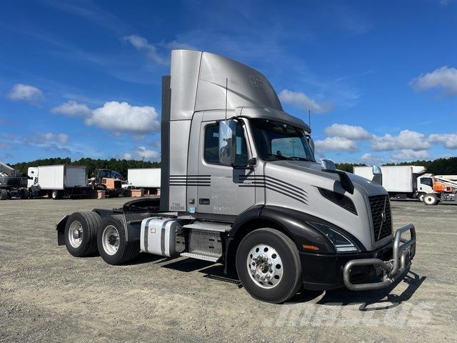 Volvo VNL 300 트랙터 유닛