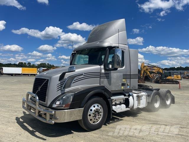 Volvo VNL 300 트랙터 유닛