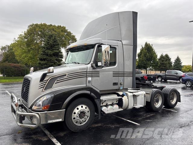 Volvo VNL 300 트랙터 유닛