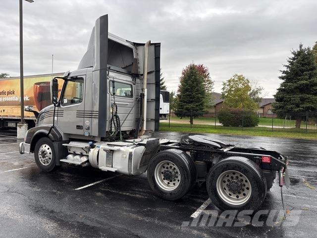 Volvo VNL 300 트랙터 유닛