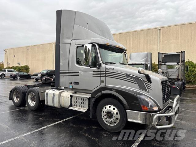 Volvo VNL 300 트랙터 유닛