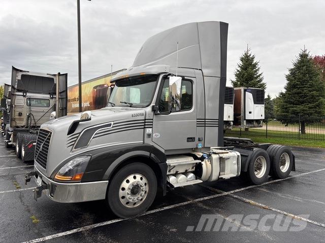 Volvo VNL 300 트랙터 유닛