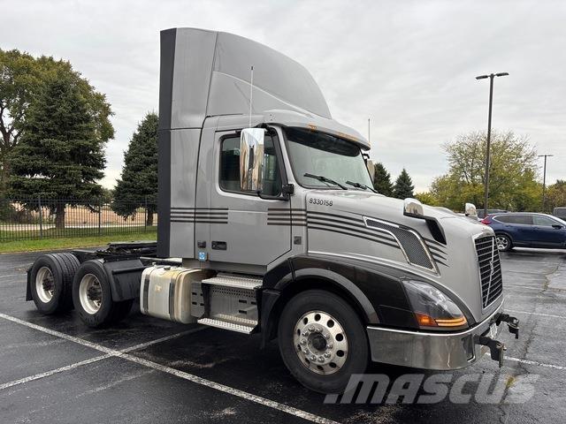 Volvo VNL 300 트랙터 유닛