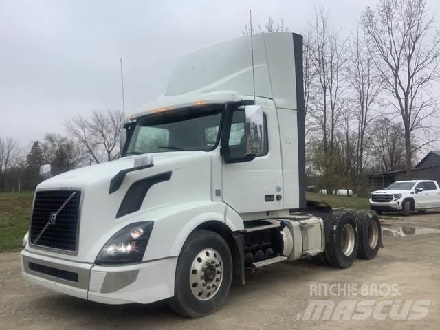 Volvo VNL300 트랙터 유닛