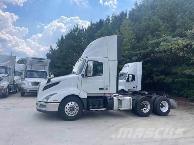 Volvo VNL300 트랙터 유닛