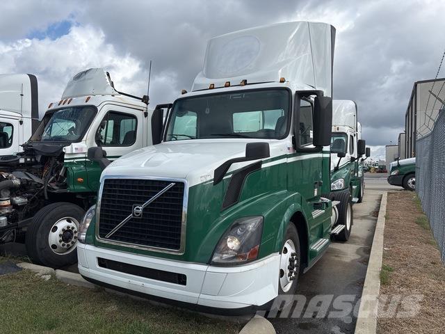 Volvo VNL42T 트랙터 유닛