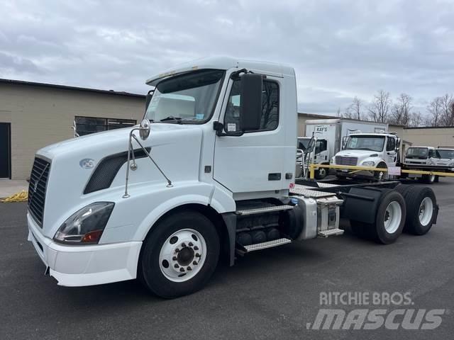 Volvo VNL64T 트랙터 유닛