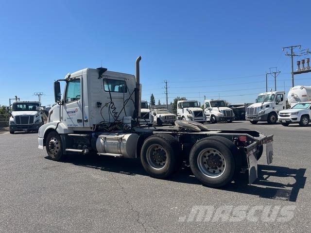 Volvo VNL64T 트랙터 유닛