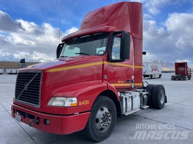 Volvo VNM 트랙터 유닛