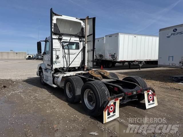 Volvo VNM 트랙터 유닛