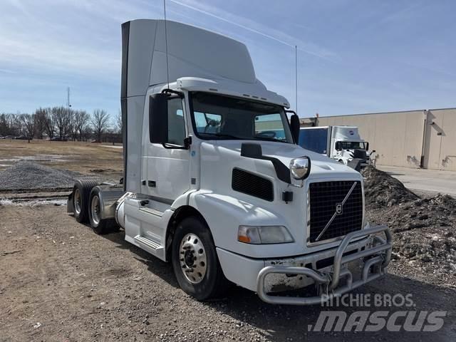 Volvo VNM 트랙터 유닛
