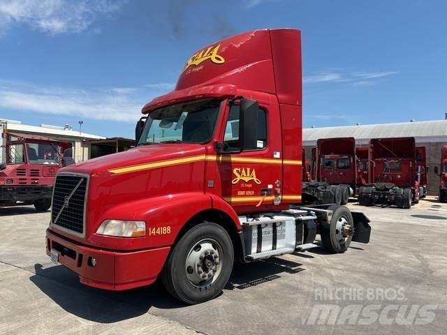 Volvo VNM 트랙터 유닛