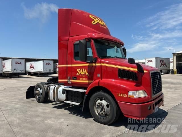 Volvo VNM 트랙터 유닛