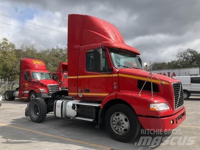 Volvo VNM 트랙터 유닛
