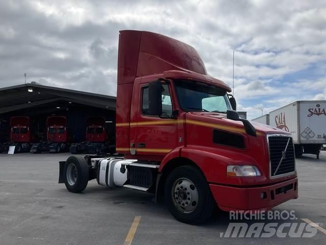 Volvo VNM 트랙터 유닛