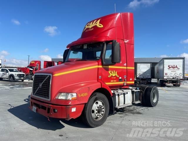 Volvo VNM 트랙터 유닛