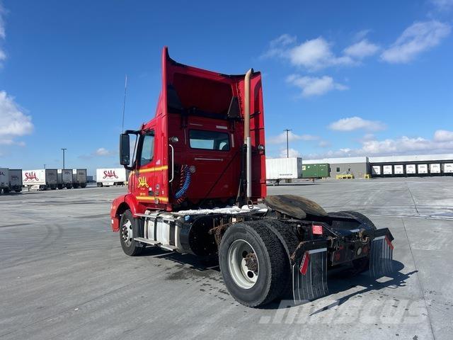 Volvo VNM 트랙터 유닛