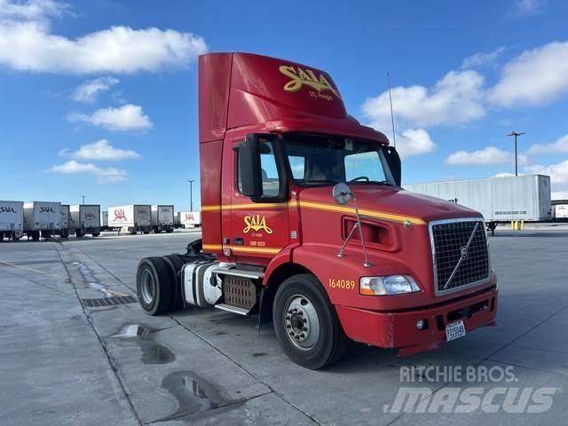 Volvo VNM 트랙터 유닛