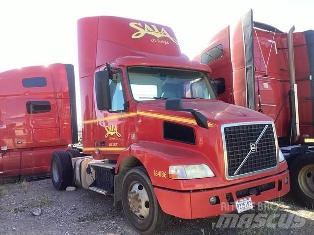 Volvo VNM 트랙터 유닛