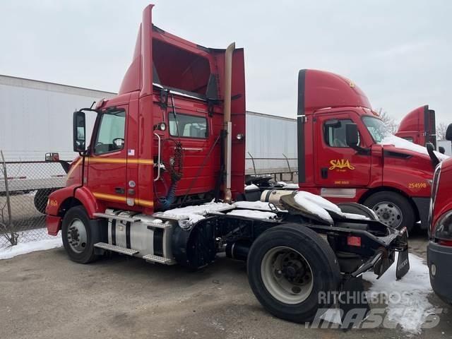 Volvo VNM 트랙터 유닛