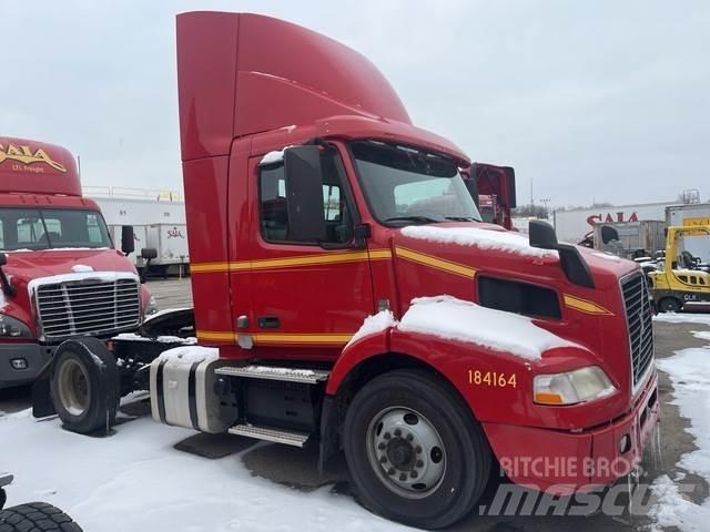 Volvo VNM 트랙터 유닛
