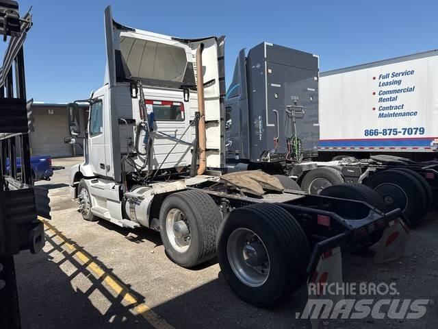 Volvo VNM 트랙터 유닛
