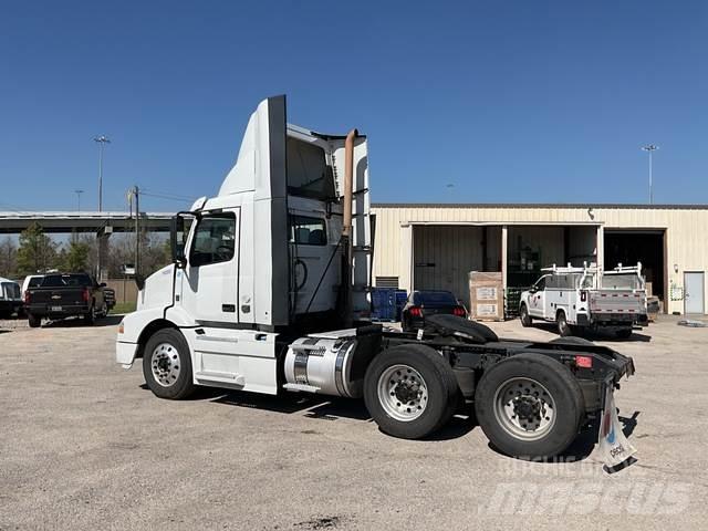 Volvo VNM 트랙터 유닛