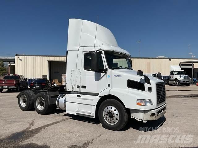 Volvo VNM 트랙터 유닛