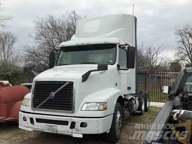 Volvo VNM 트랙터 유닛